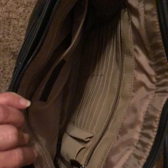 COPY - NWT concealed carry black purse in excellent shape - Picture 5 of 12